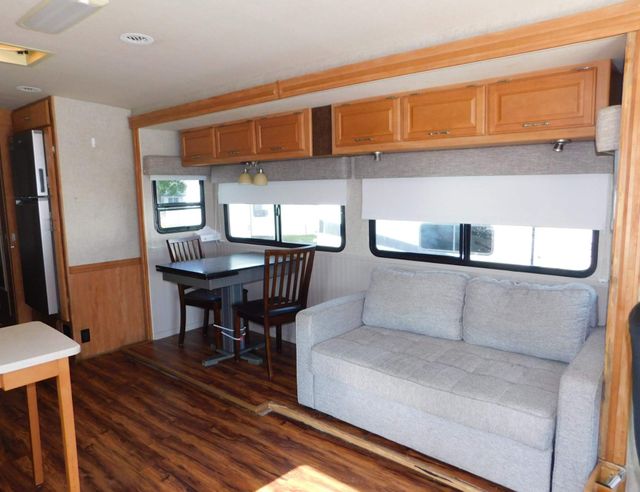 2007 Winnebago Voyage 35A