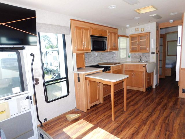 2007 Winnebago Voyage 35A