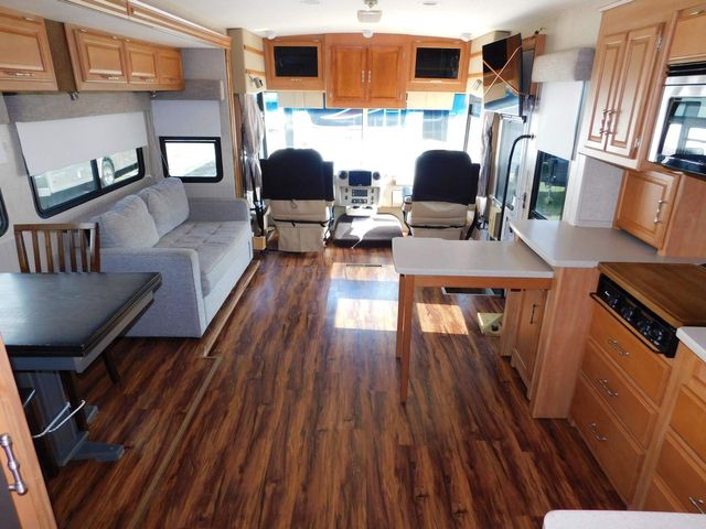 2007 Winnebago Voyage 35A