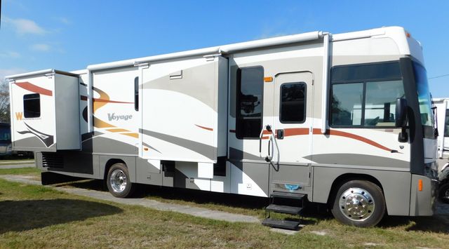 2007 Winnebago Voyage 35A