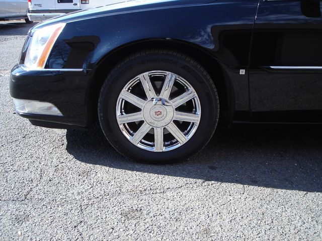 2008 Cadillac DTS Base | Charlotte, North Carolina | ADVENTURE VANS 2008 Cadillac DTS Base | Charlotte, North Carolina | ADVENTURE VANS