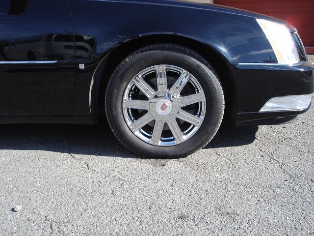 2008 Cadillac DTS Base | Charlotte, North Carolina | ADVENTURE VANS 2008 Cadillac DTS Base | Charlotte, North Carolina | ADVENTURE VANS