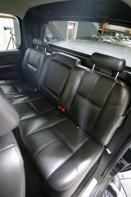 2008 Chevrolet Avalanche LT | Burbank, California | MDK International 2008 Chevrolet Avalanche LT | Burbank, California | MDK International