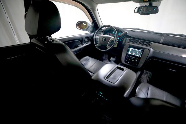 2008 Chevrolet Avalanche LT | Burbank, California | MDK International 2008 Chevrolet Avalanche LT | Burbank, California | MDK International