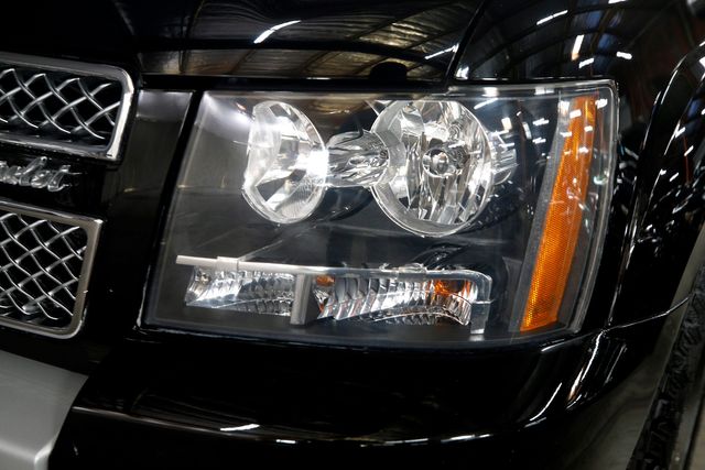 2008 Chevrolet Avalanche LT | Burbank, California | MDK International 2008 Chevrolet Avalanche LT | Burbank, California | MDK International