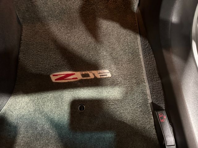 2008 Chevrolet Corvette Z06 2LZ, NAV, CF Splitter, Chromes, Only 41k | Dallas, Texas | Corvette Warehouse 