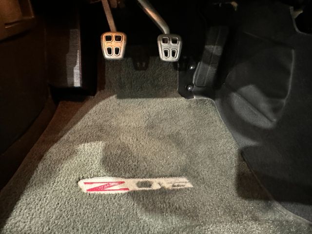 2008 Chevrolet Corvette Z06 2LZ, NAV, CF Splitter, Chromes, Only 41k | Dallas, Texas | Corvette Warehouse 