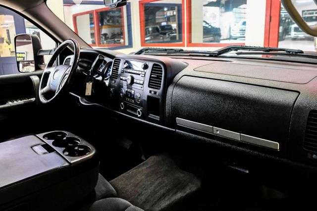 2008 Chevrolet Silverado 2500HD LT | Addison, TX | Mr Car Guys