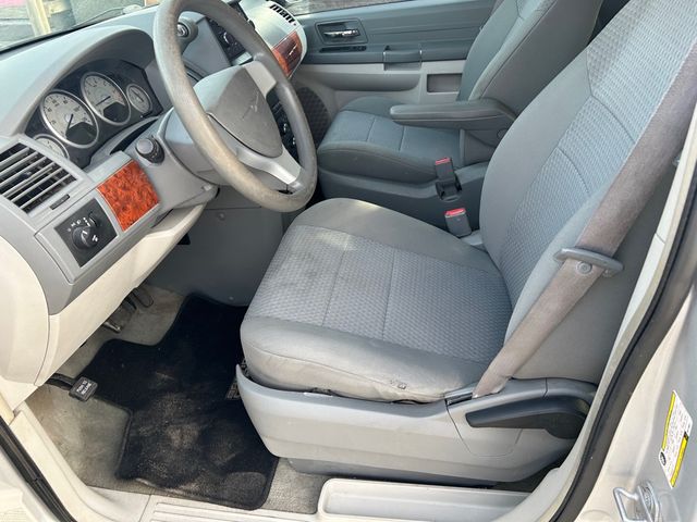 2008 Chrysler Town and Country LX