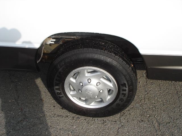 2008 Ford E-Series E-350 SD XLT 13 PASSENGER | Charlotte, North Carolina | ADVENTURE VANS 2008 Ford E-Series E-350 SD XLT 13 PASSENGER | Charlotte, North Carolina | ADVENTURE VANS