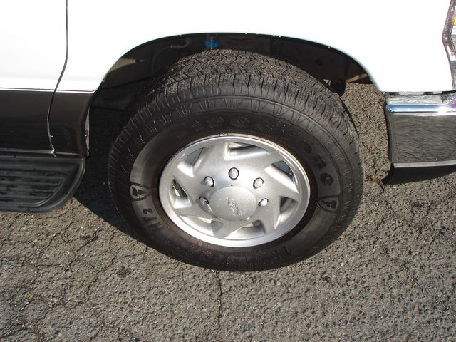 2008 Ford E-Series E-350 SD XLT 13 PASSENGER | Charlotte, North Carolina | ADVENTURE VANS 2008 Ford E-Series E-350 SD XLT 13 PASSENGER | Charlotte, North Carolina | ADVENTURE VANS