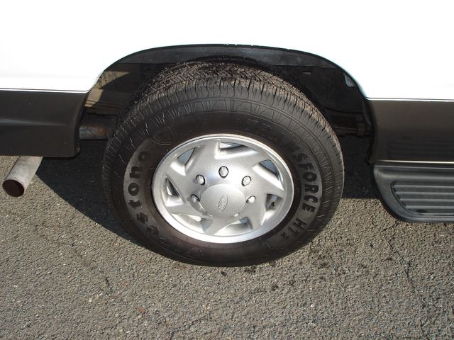 2008 Ford E-Series E-350 SD XLT - 13 PASSENGER | Charlotte, North Carolina | ADVENTURE VANS 2008 Ford E-Series E-350 SD XLT - 13 PASSENGER | Charlotte, North Carolina | ADVENTURE VANS