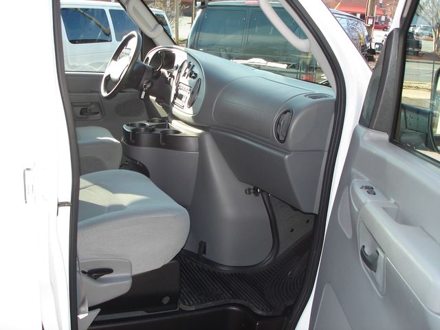 2008 Ford E-Series E-350 SD XLT - 13 PASSENGER | Charlotte, North Carolina | ADVENTURE VANS 2008 Ford E-Series E-350 SD XLT - 13 PASSENGER | Charlotte, North Carolina | ADVENTURE VANS