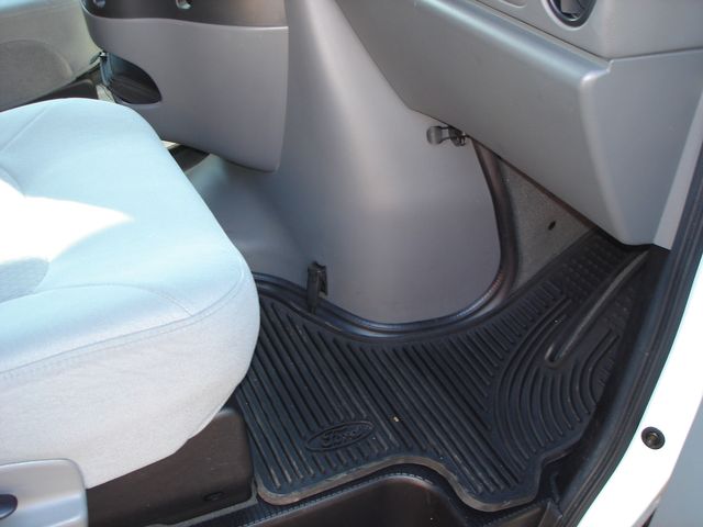 2008 Ford E-Series E-350 SD XLT - 13 PASSENGER | Charlotte, North Carolina | ADVENTURE VANS 2008 Ford E-Series E-350 SD XLT - 13 PASSENGER | Charlotte, North Carolina | ADVENTURE VANS