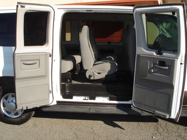 2008 Ford E-Series E-350 SD XLT 13 PASSENGER | Charlotte, North Carolina | ADVENTURE VANS 2008 Ford E-Series E-350 SD XLT 13 PASSENGER | Charlotte, North Carolina | ADVENTURE VANS