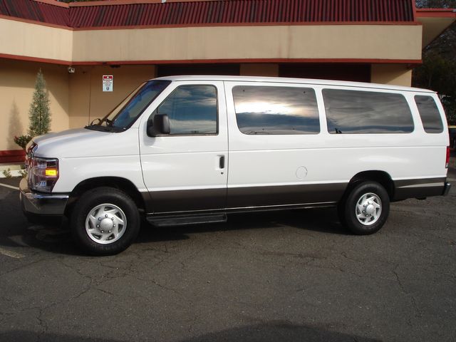 2008 Ford E-Series E-350 SD XLT - 13 PASSENGER | Charlotte, North Carolina | ADVENTURE VANS 2008 Ford E-Series E-350 SD XLT - 13 PASSENGER | Charlotte, North Carolina | ADVENTURE VANS