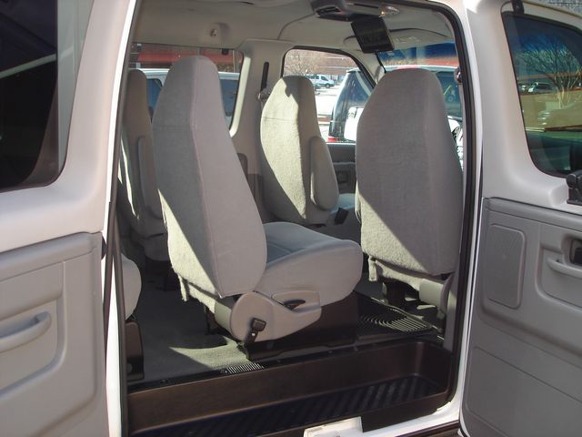 2008 Ford E-Series E-350 SD XLT 13 PASSENGER | Charlotte, North Carolina | ADVENTURE VANS 2008 Ford E-Series E-350 SD XLT 13 PASSENGER | Charlotte, North Carolina | ADVENTURE VANS