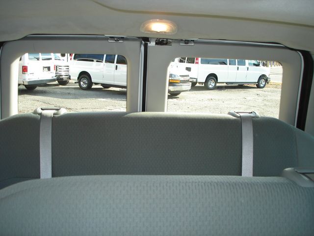 2008 Ford E-Series E-350 SD XLT 13 PASSENGER | Charlotte, North Carolina | ADVENTURE VANS 2008 Ford E-Series E-350 SD XLT 13 PASSENGER | Charlotte, North Carolina | ADVENTURE VANS