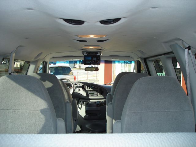 2008 Ford E-Series E-350 SD XLT 13 PASSENGER | Charlotte, North Carolina | ADVENTURE VANS 2008 Ford E-Series E-350 SD XLT 13 PASSENGER | Charlotte, North Carolina | ADVENTURE VANS