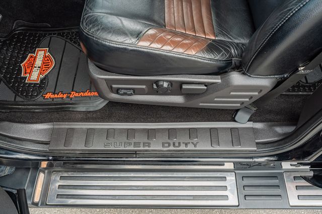 2008 Ford F-250 Super Duty Lariat CREW CAB LARIAT 4X4 / HARLEY DAVIDSON | Austin, TX | Rocky Mountain Truck Stop Austin