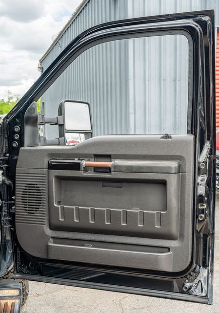 2008 Ford F-250 Super Duty Lariat CREW CAB LARIAT 4X4 / HARLEY DAVIDSON | Austin, TX | Rocky Mountain Truck Stop Austin