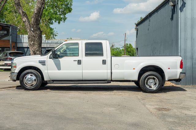 2008 Ford F-350 Super Duty XLT CREW CAB / LOW MILES / CLEAN CARFAX / DIESEL | Dallas, TX | Rocky Mountain Truck Stop Dallas 2008 Ford F-350 Super Duty XLT CREW CAB / LOW MILES / CLEAN CARFAX / DIESEL | Dallas, TX | Rocky Mountain Truck Stop Dallas