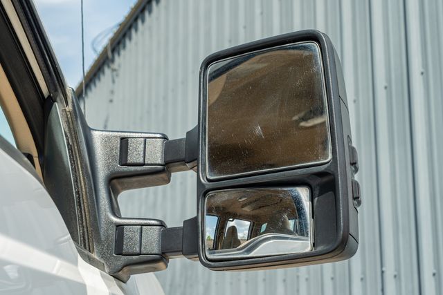 2008 Ford F-350 Super Duty XLT CREW CAB / LOW MILES / CLEAN CARFAX / DIESEL | Dallas, TX | Rocky Mountain Truck Stop Dallas 2008 Ford F-350 Super Duty XLT CREW CAB / LOW MILES / CLEAN CARFAX / DIESEL | Dallas, TX | Rocky Mountain Truck Stop Dallas