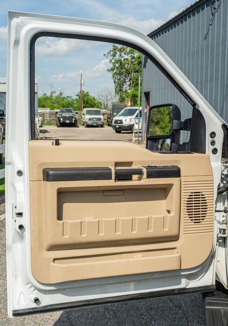 2008 Ford F-350 Super Duty XLT CREW CAB / LOW MILES / CLEAN CARFAX / DIESEL | Austin, TX | Rocky Mountain Truck Stop Austin