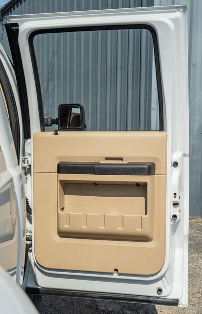 2008 Ford F-350 Super Duty XLT CREW CAB / LOW MILES / CLEAN CARFAX / DIESEL | Austin, TX | Rocky Mountain Truck Stop Austin