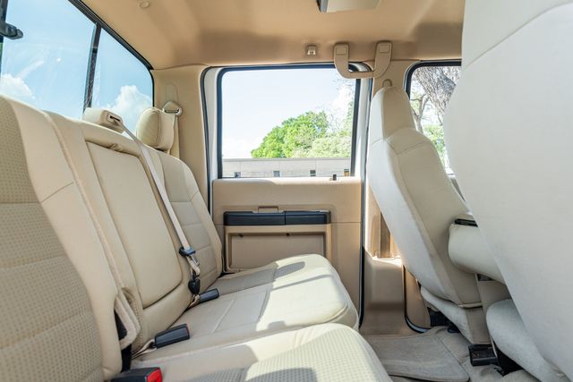 2008 Ford F-350 Super Duty XLT CREW CAB / LOW MILES / CLEAN CARFAX / DIESEL | Dallas, TX | Rocky Mountain Truck Stop Dallas 2008 Ford F-350 Super Duty XLT CREW CAB / LOW MILES / CLEAN CARFAX / DIESEL | Dallas, TX | Rocky Mountain Truck Stop Dallas