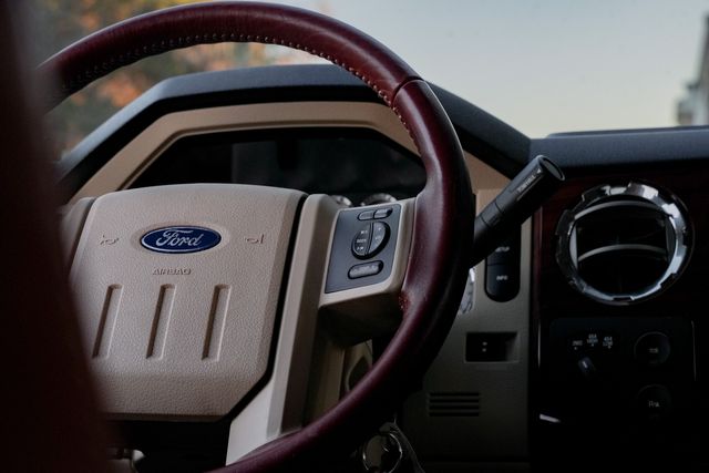 2008 Ford F-350 Super Duty Lariat KING RANCH 4X4 / LOW MILES / 1-OWNER / MINT | Austin, TX | Rocky Mountain Truck Stop Austin 2008 Ford F-350 Super Duty Lariat KING RANCH 4X4 / LOW MILES / 1-OWNER / MINT | Austin, TX | Rocky Mountain Truck Stop Austin