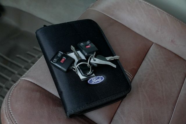 2008 Ford F-350 Super Duty Lariat KING RANCH 4X4 / LOW MILES / 1-OWNER / MINT | Austin, TX | Rocky Mountain Truck Stop Austin 2008 Ford F-350 Super Duty Lariat KING RANCH 4X4 / LOW MILES / 1-OWNER / MINT | Austin, TX | Rocky Mountain Truck Stop Austin