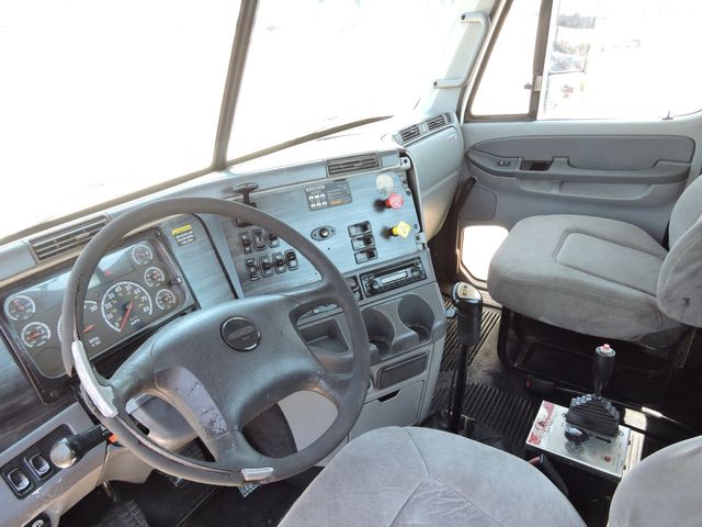 2008 Freightliner Columbia  Daycab