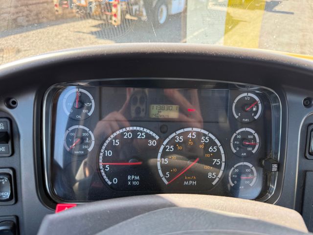 2008 Freightliner M2 106 60ft