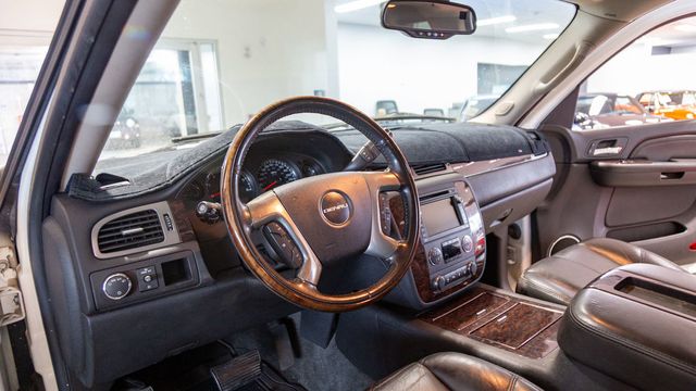 2008 GMC Yukon XL 4WD 3rd row Denali