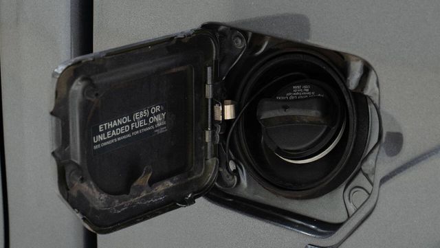 2008 Nissan Titan LE FFV 4x4 Crew Cab Short Bed 4dr (2008.5) | Houston, TX | Houston Auto Credit