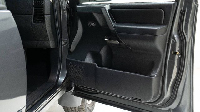 2008 Nissan Titan LE FFV 4x4 Crew Cab Short Bed 4dr (2008.5) | Houston, TX | Houston Auto Credit 2008 Nissan Titan LE FFV 4x4 Crew Cab Short Bed 4dr (2008.5) | Houston, TX | Houston Auto Credit