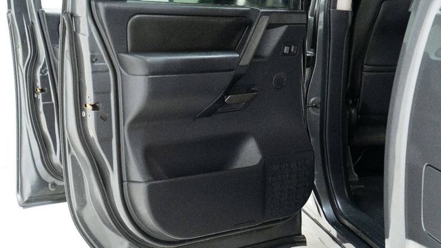 2008 Nissan Titan LE FFV 4x4 Crew Cab Short Bed 4dr (2008.5) | Houston, TX | Houston Auto Credit