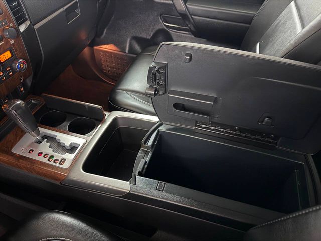 2008 Nissan Titan LE FFV 4x4 Crew Cab Short Bed 4dr (2008.5) | Houston, TX | Houston Auto Credit 2008 Nissan Titan LE FFV 4x4 Crew Cab Short Bed 4dr (2008.5) | Houston, TX | Houston Auto Credit