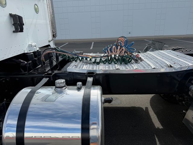 2008 Peterbilt 367 - 2 Line Wet Kit  Day Cab 