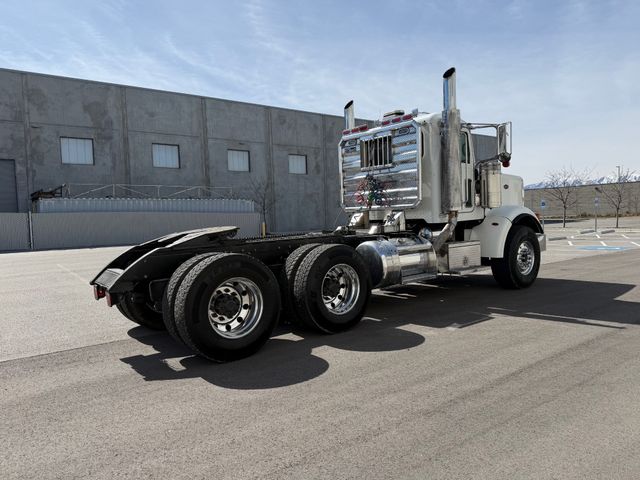 2008 Peterbilt 367 Day Cab