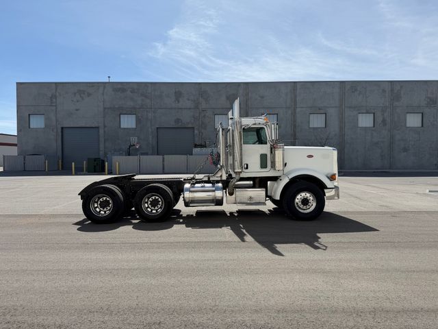 2008 Peterbilt 367 Day Cab