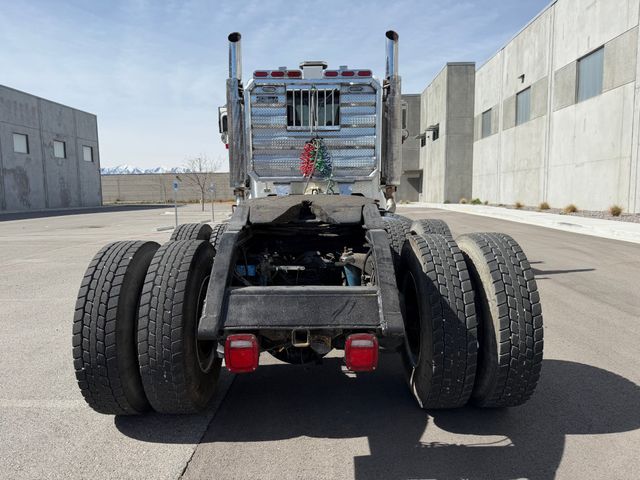 2008 Peterbilt 367 Day Cab