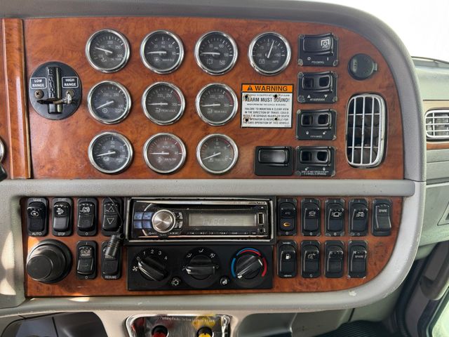 2008 Peterbilt 367 Day Cab