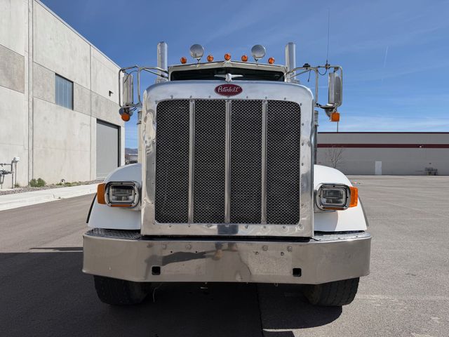 2008 Peterbilt 367 Day Cab
