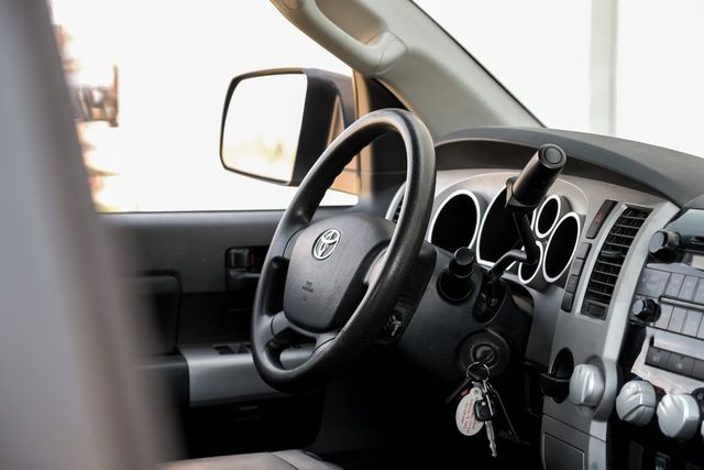 2008 Toyota Tundra SR5 Cruise Control Bed Liner Toolbox Dual Climate 2008 Toyota Tundra SR5 Cruise Control Bed Liner Toolbox Dual Climate