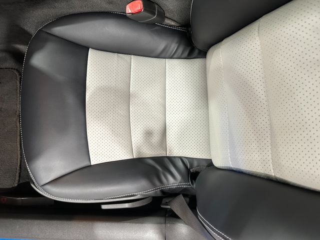 2009 Chevrolet Corvette Coupe 3LT, JSB, Two-Tone, Auto, Chromes, Only 77k | Dallas, Texas | Corvette Warehouse 