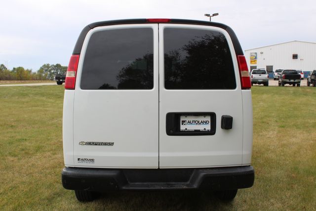 2009 Chevrolet Express RWD 2500 | Roscoe, IL | Autoland Outlets 2009 Chevrolet Express RWD 2500 | Roscoe, IL | Autoland Outlets