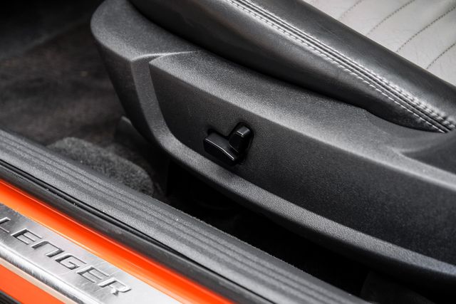 2009 Dodge Challenger R/T,5.7 HEMI V-8, AUTO, BLACK 20'S,ONLY 55K | Carrollton, TX | Texas Vehicle Exchange