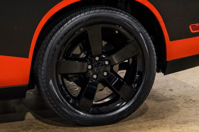 2009 Dodge Challenger R/T,5.7 HEMI V-8, AUTO, BLACK 20'S,ONLY 55K | Carrollton, TX | Texas Vehicle Exchange